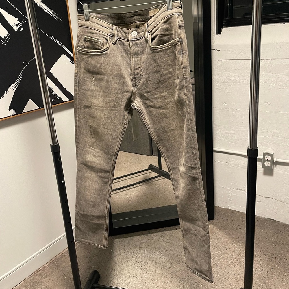 Taupe Color & Skinny fit